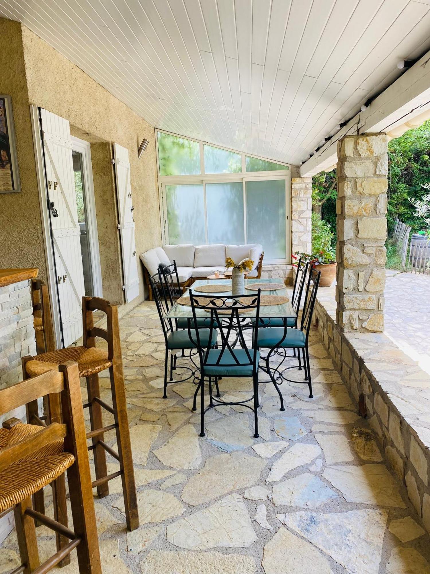 Magnifique Villa Typique Du Sud Avec Piscine Privee Et Jardin Mediterraneen Saint-Vincent-de-Barbeyrargues المظهر الخارجي الصورة