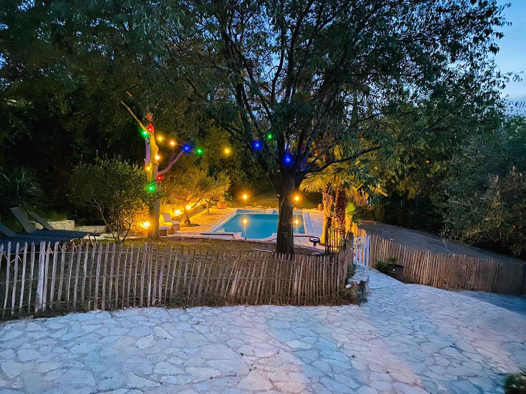 Magnifique Villa Typique Du Sud Avec Piscine Privee Et Jardin Mediterraneen Saint-Vincent-de-Barbeyrargues المظهر الخارجي الصورة