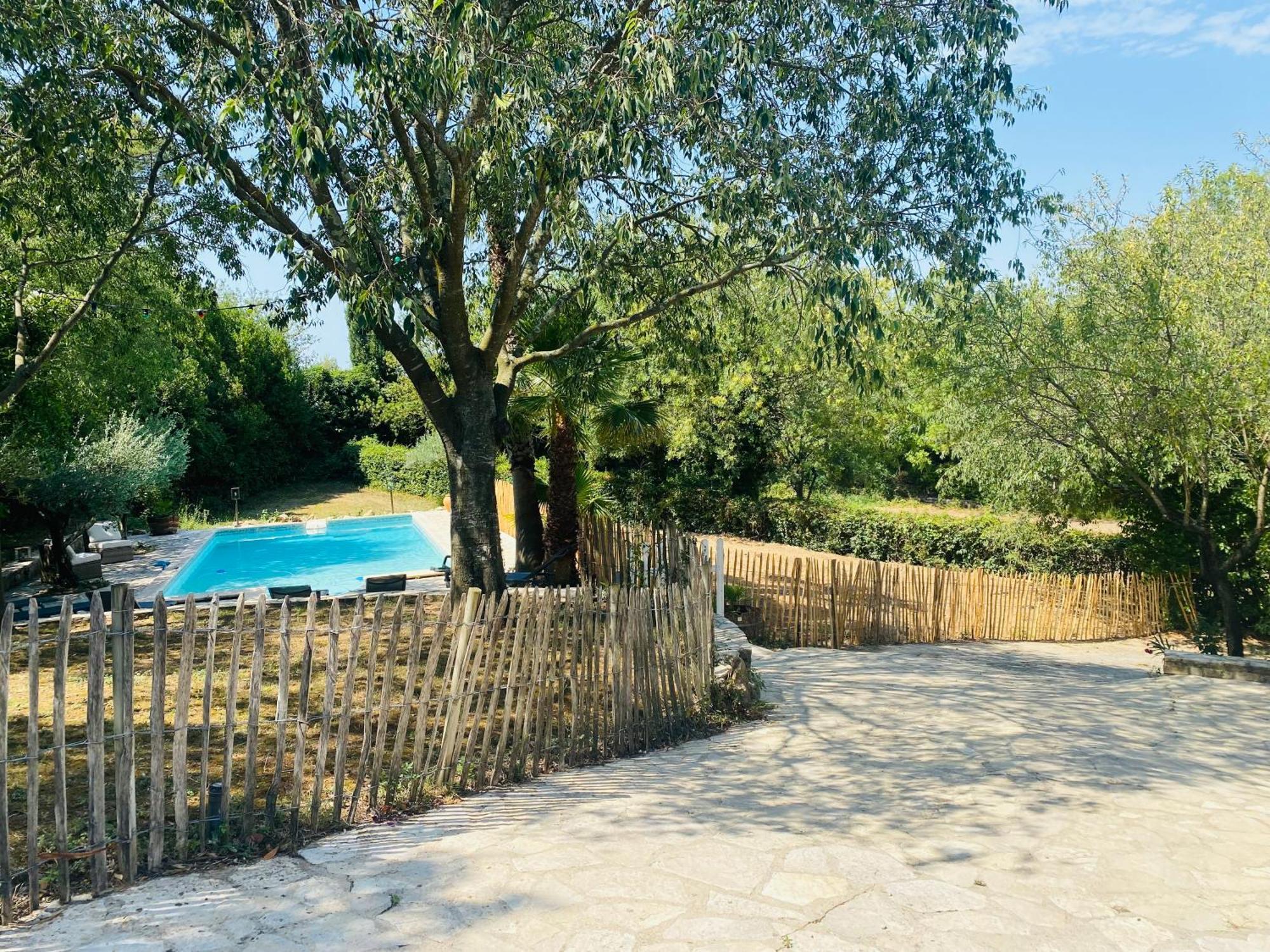 Magnifique Villa Typique Du Sud Avec Piscine Privee Et Jardin Mediterraneen Saint-Vincent-de-Barbeyrargues المظهر الخارجي الصورة